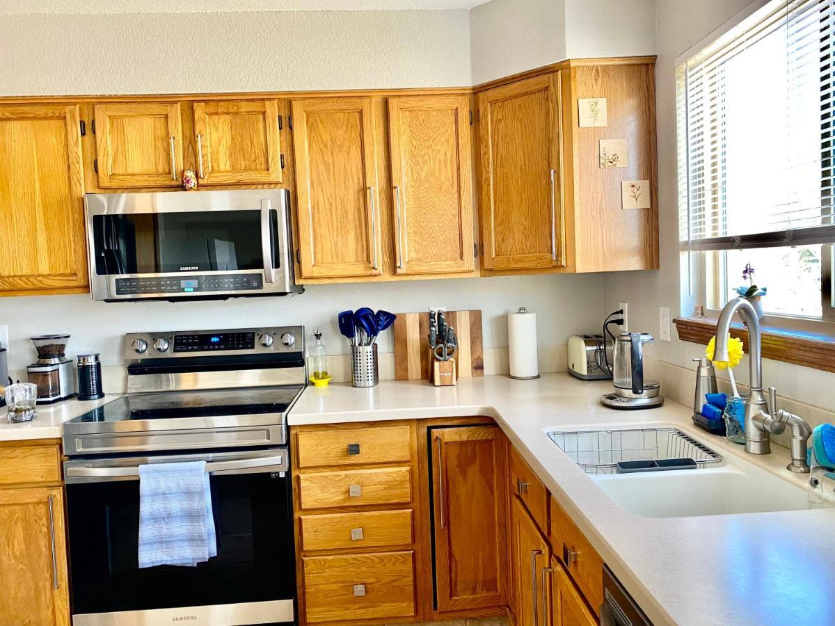 Artsy Home Close To Usafa With Fireplace And Patio Colorado Springs Eksteriør bilde